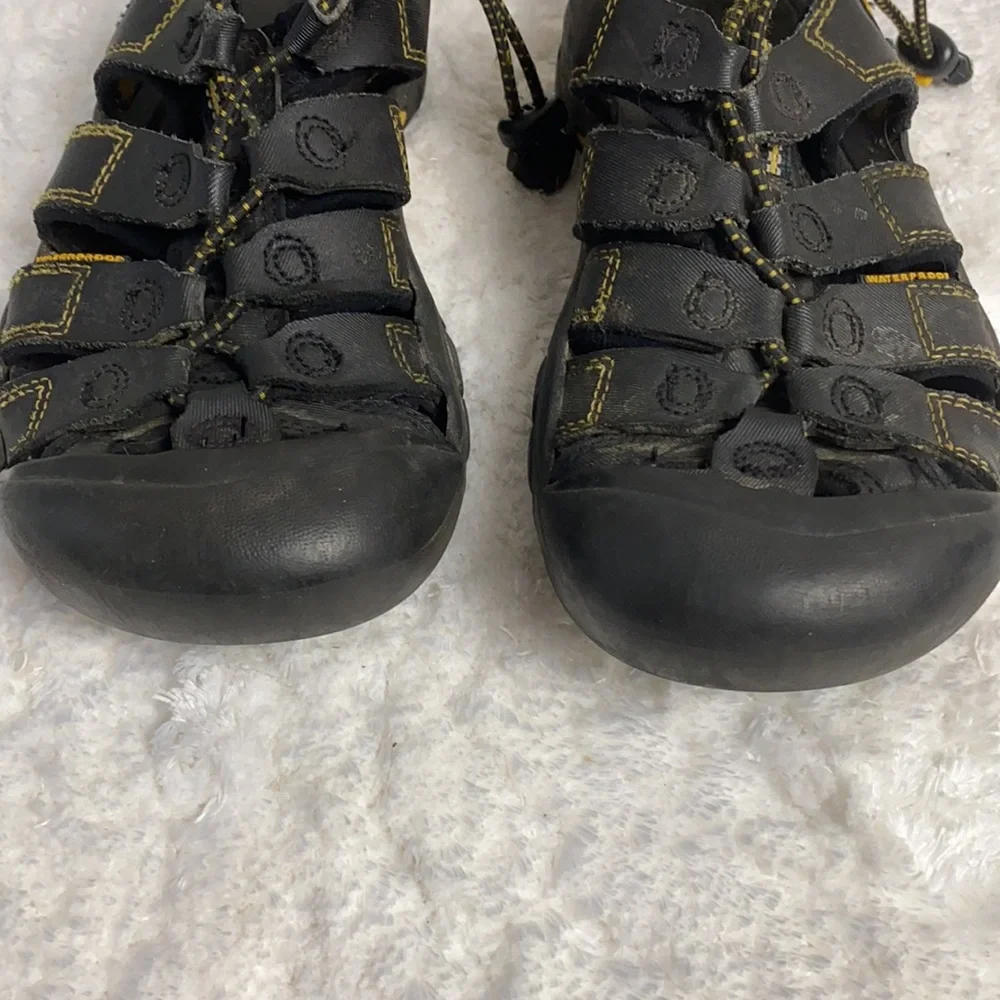 Keen Newport H2 Black Leather Hiking Water Sandals
